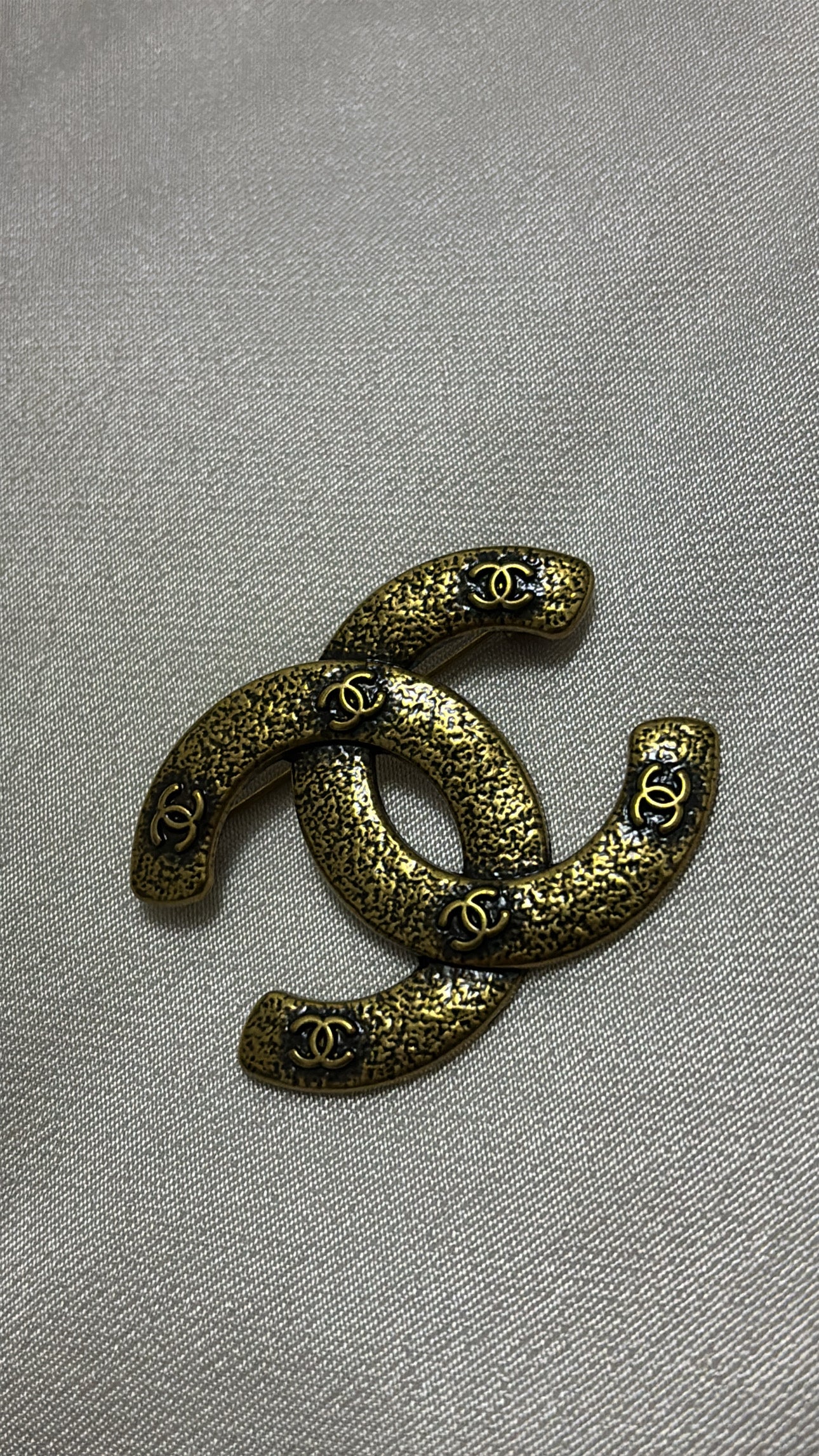 Chanel Broche