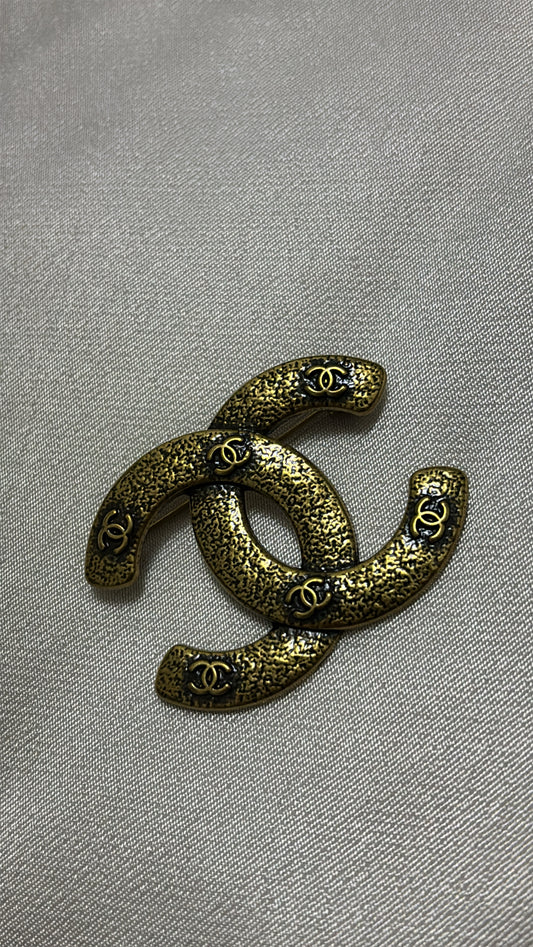 Chanel Broche
